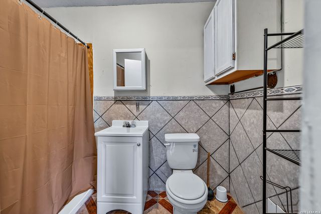 903 E Westmeyer, Poth, TX 78147