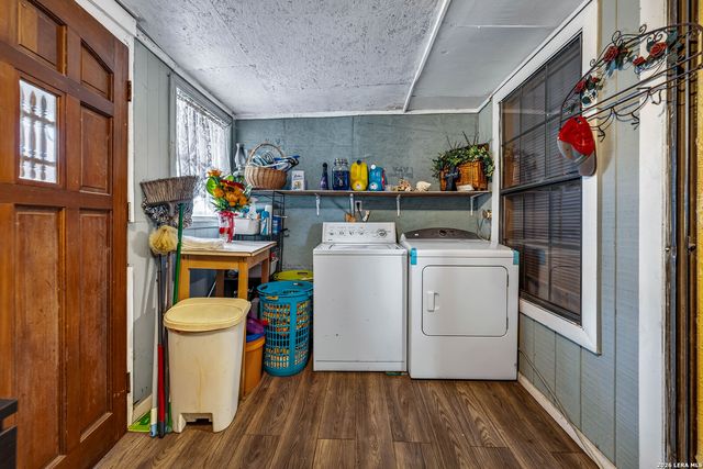 903 E Westmeyer, Poth, TX 78147