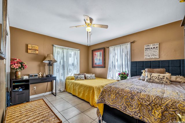 903 E Westmeyer, Poth, TX 78147