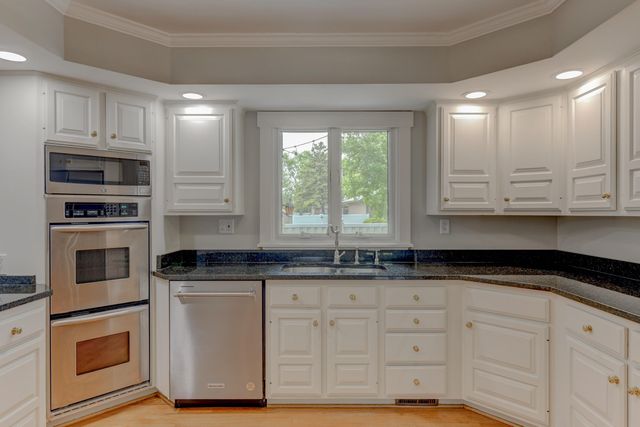 9814 Rose Lane, Munster, IN 46321