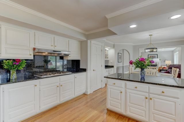 9814 Rose Lane, Munster, IN 46321