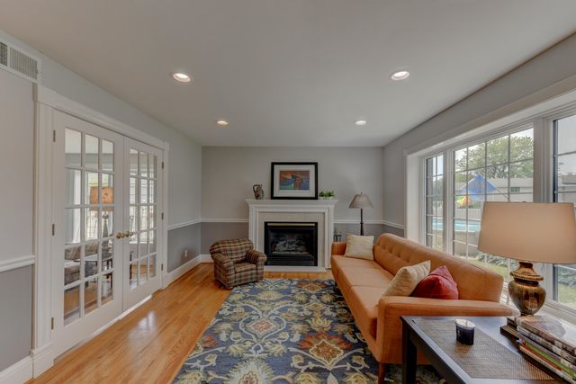 9814 Rose Lane, Munster, IN 46321