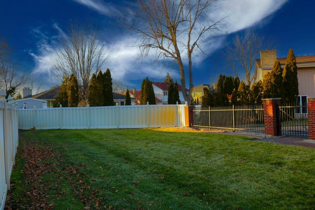 9814 Rose Lane, Munster, IN 46321