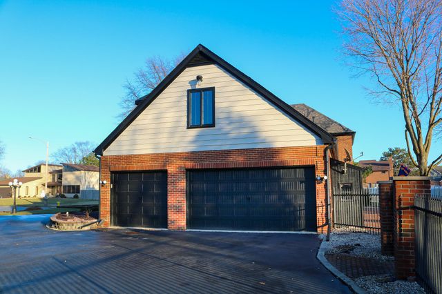 9814 Rose Lane, Munster, IN 46321