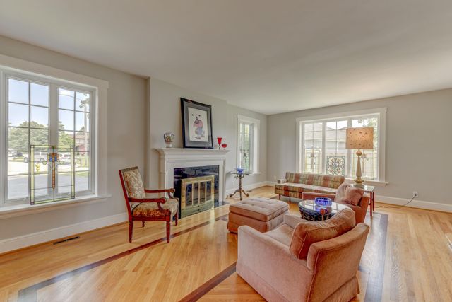 9814 Rose Lane, Munster, IN 46321