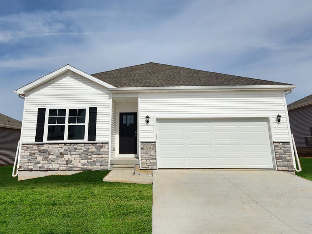 809 Fireside Drive NW, Bondurant, IA 50035
