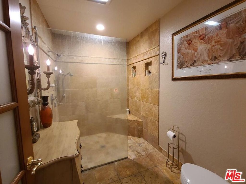Image 10 of property listing at 4379 Ocean View Boulevard, Montrose, CA 91020