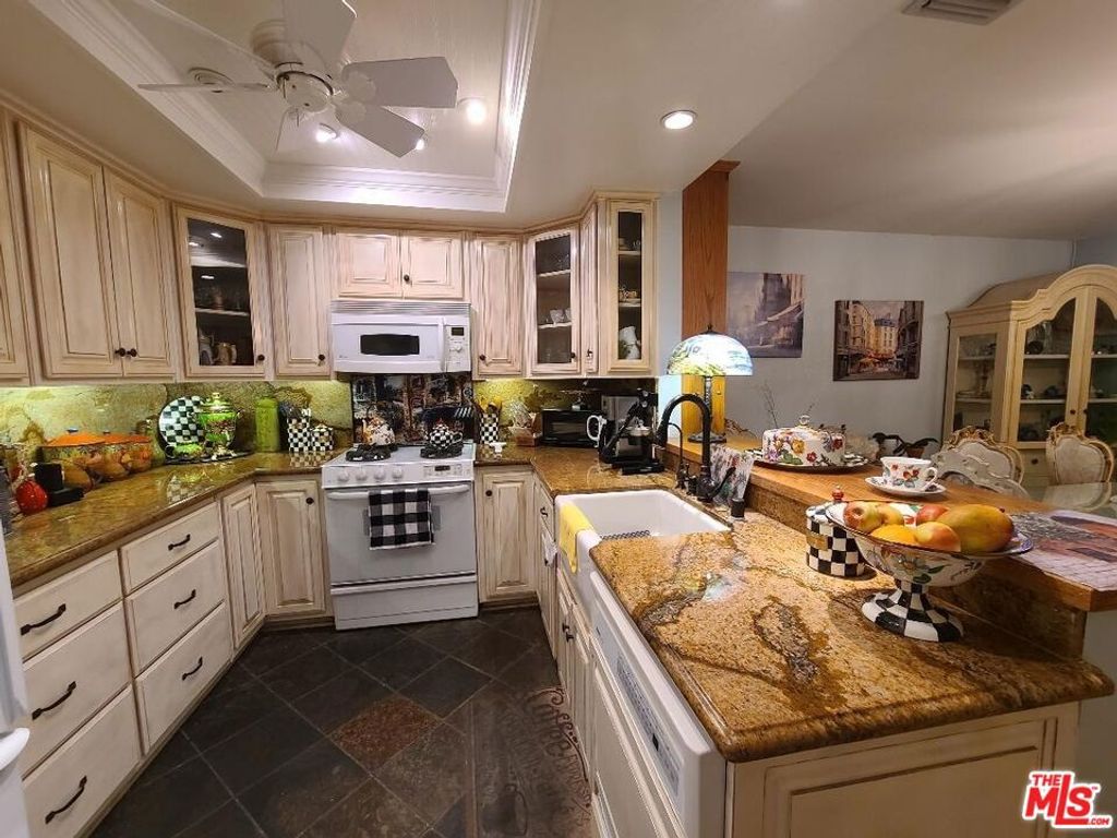 Image 5 of property listing at 4379 Ocean View Boulevard, Montrose, CA 91020