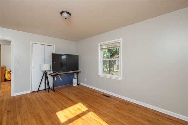 921 S Morningside Drive, Fayetteville, AR 72701