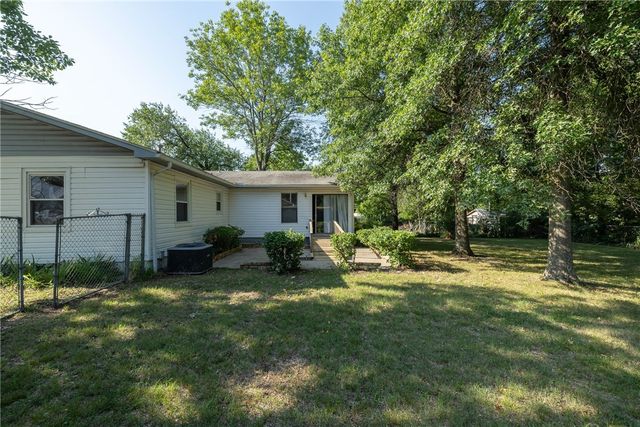 921 S Morningside Drive, Fayetteville, AR 72701