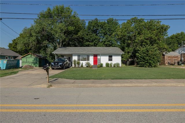 921 S Morningside Drive, Fayetteville, AR 72701