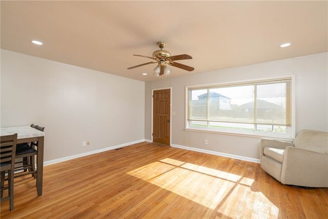921 S Morningside Drive, Fayetteville, AR 72701