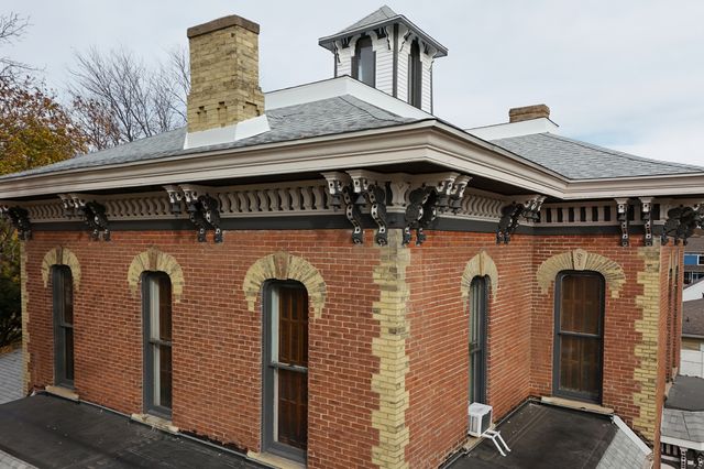 402 W Lincolnway Road, Morrison, IL 61270