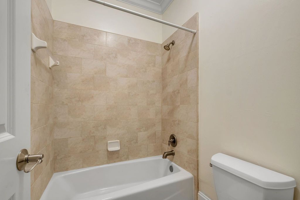 Image 25 of property listing at 5985 Miles Blake Court, Tallahassee, FL 32309