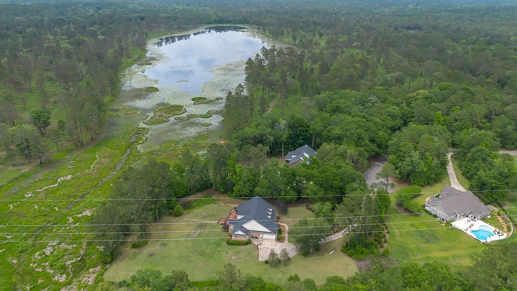 Image 3 of property listing at 5985 Miles Blake Court, Tallahassee, FL 32309