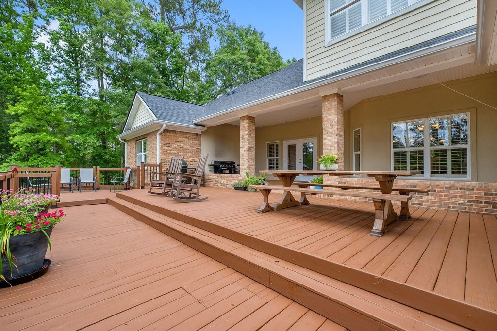 Image 35 of property listing at 5985 Miles Blake Court, Tallahassee, FL 32309