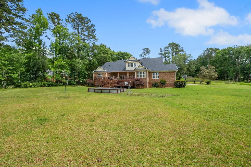Image 40 of property listing at 5985 Miles Blake Court, Tallahassee, FL 32309