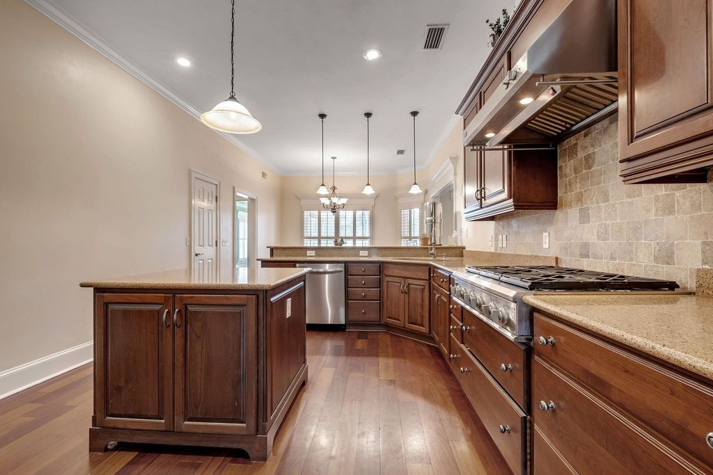 Image 6 of property listing at 5985 Miles Blake Court, Tallahassee, FL 32309