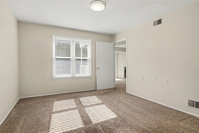 2231 S Huron Parkway 2, Ann Arbor, MI 48104