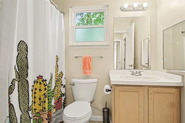 2231 S Huron Parkway 2, Ann Arbor, MI 48104
