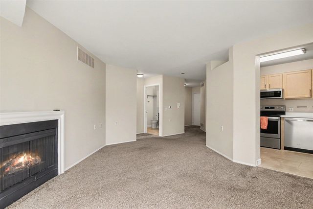 2231 S Huron Parkway 2, Ann Arbor, MI 48104