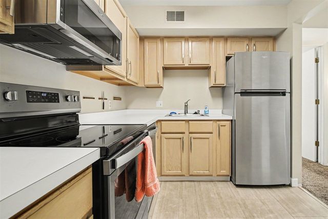 2231 S Huron Parkway 2, Ann Arbor, MI 48104