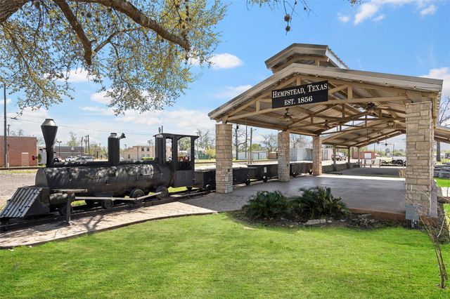 330 3rd Street, Hempstead, TX 77445