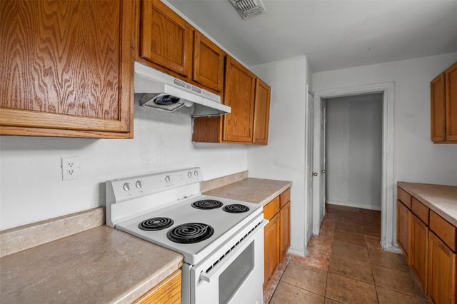 330 3rd Street, Hempstead, TX 77445