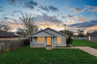 330 3rd Street, Hempstead, TX 77445
