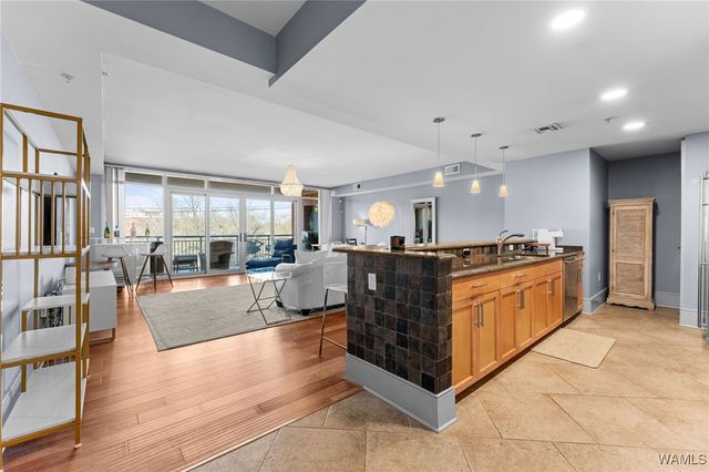 1018 Hackberry 203, Tuscaloosa, AL 35401