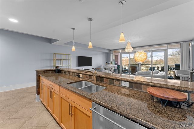 1018 Hackberry 203, Tuscaloosa, AL 35401