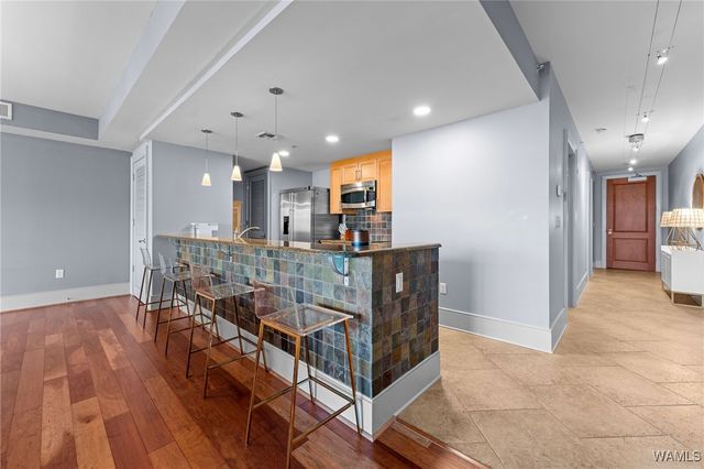 1018 Hackberry 203, Tuscaloosa, AL 35401