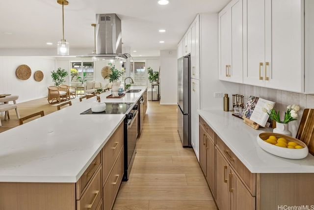3083 Hiehie Street, Honolulu, HI 96822