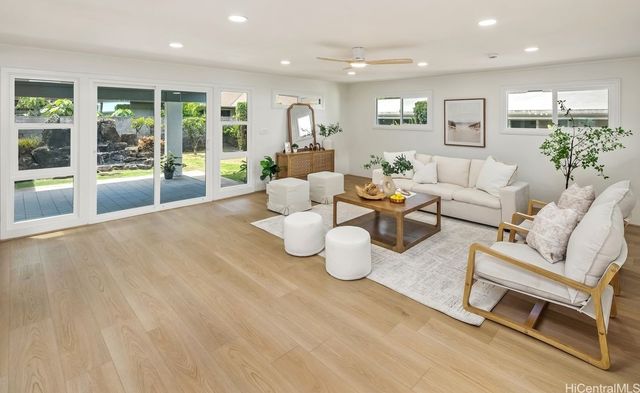 3083 Hiehie Street, Honolulu, HI 96822