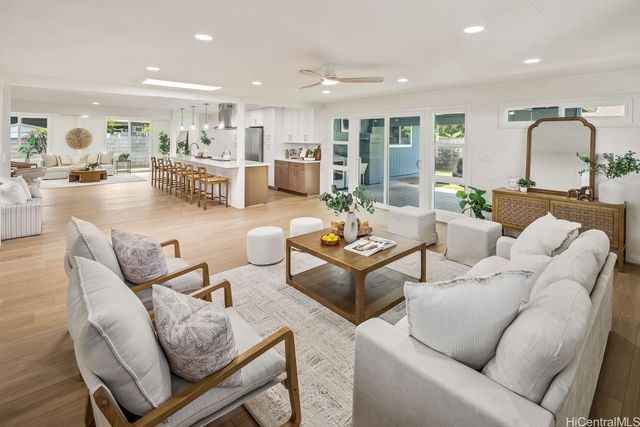 3083 Hiehie Street, Honolulu, HI 96822
