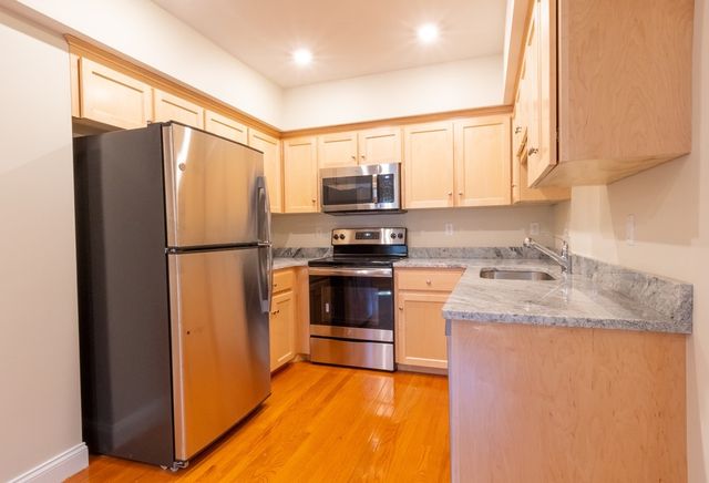 80 North Meadows Road 206, Medfield, MA 02052