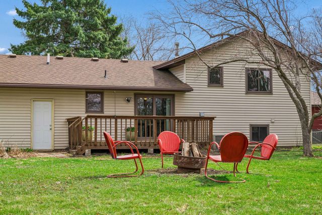 15001 Charleston Avenue W, Rosemount, MN 55068