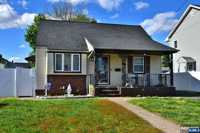 225 Wilson Street, Saddle Brook, NJ 07663