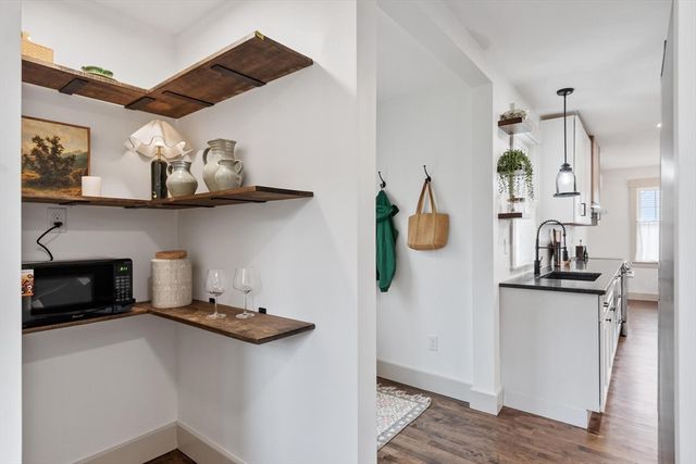 7 Albemarle St, Worcester, MA 01605