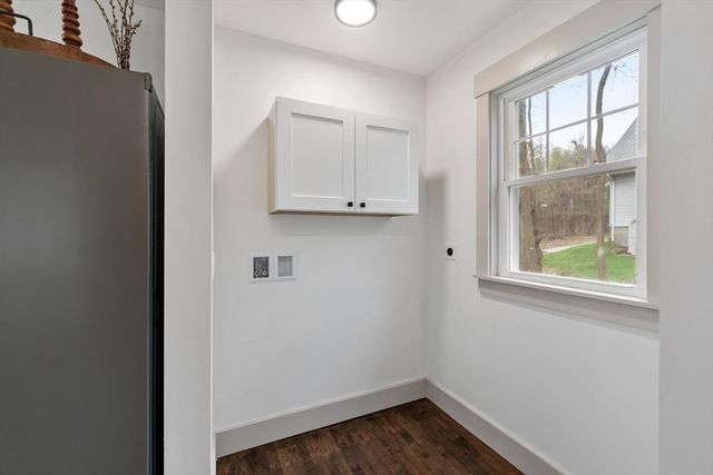 7 Albemarle St, Worcester, MA 01605