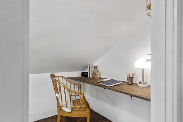 7 Albemarle St, Worcester, MA 01605