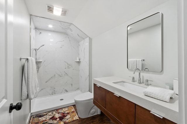 7 Albemarle St, Worcester, MA 01605