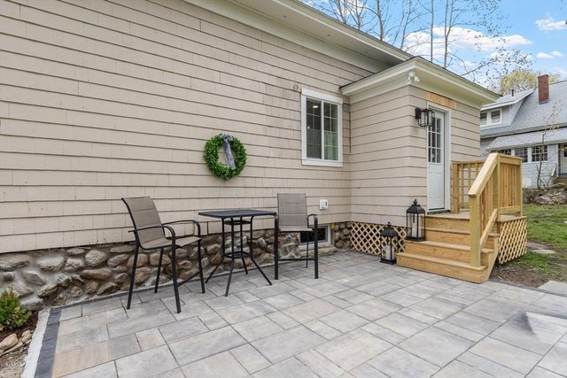 7 Albemarle St, Worcester, MA 01605