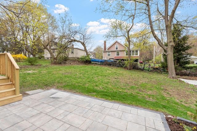 7 Albemarle St, Worcester, MA 01605