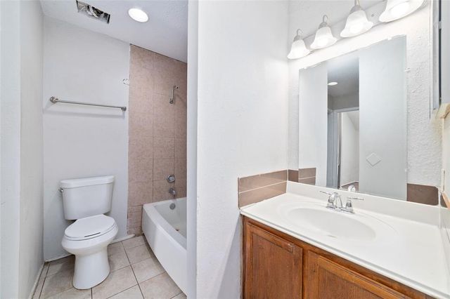 8754 Village Of Fondren Drive 8754, Houston, TX 77071