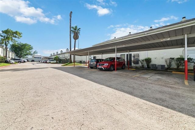 8754 Village Of Fondren Drive 8754, Houston, TX 77071