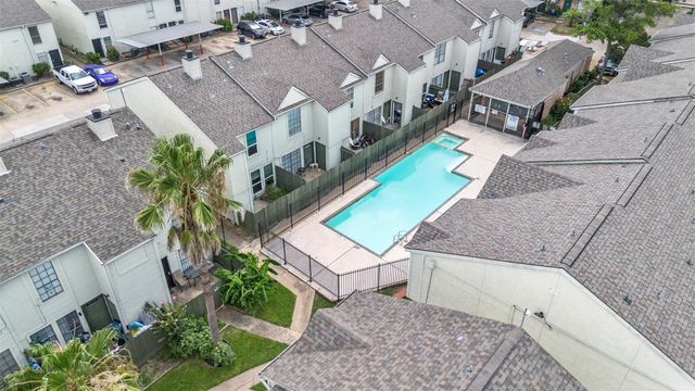 8754 Village Of Fondren Drive 8754, Houston, TX 77071