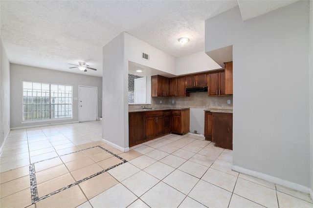8754 Village Of Fondren Drive 8754, Houston, TX 77071