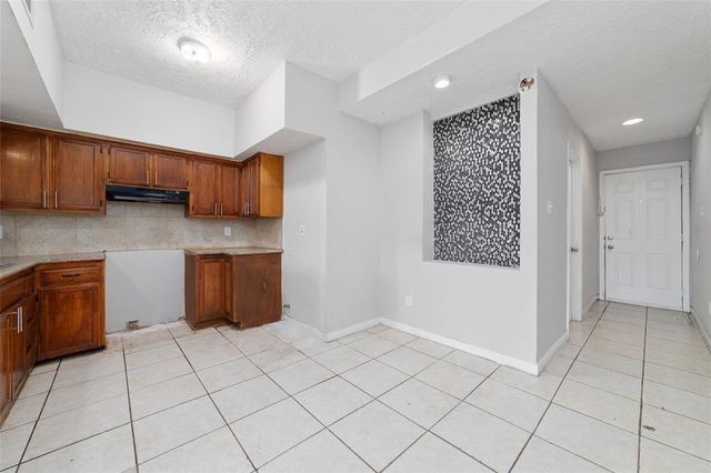 8754 Village Of Fondren Drive 8754, Houston, TX 77071