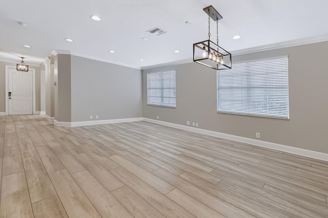 379 Columbus Street, Palm Beach Gardens, FL 33410